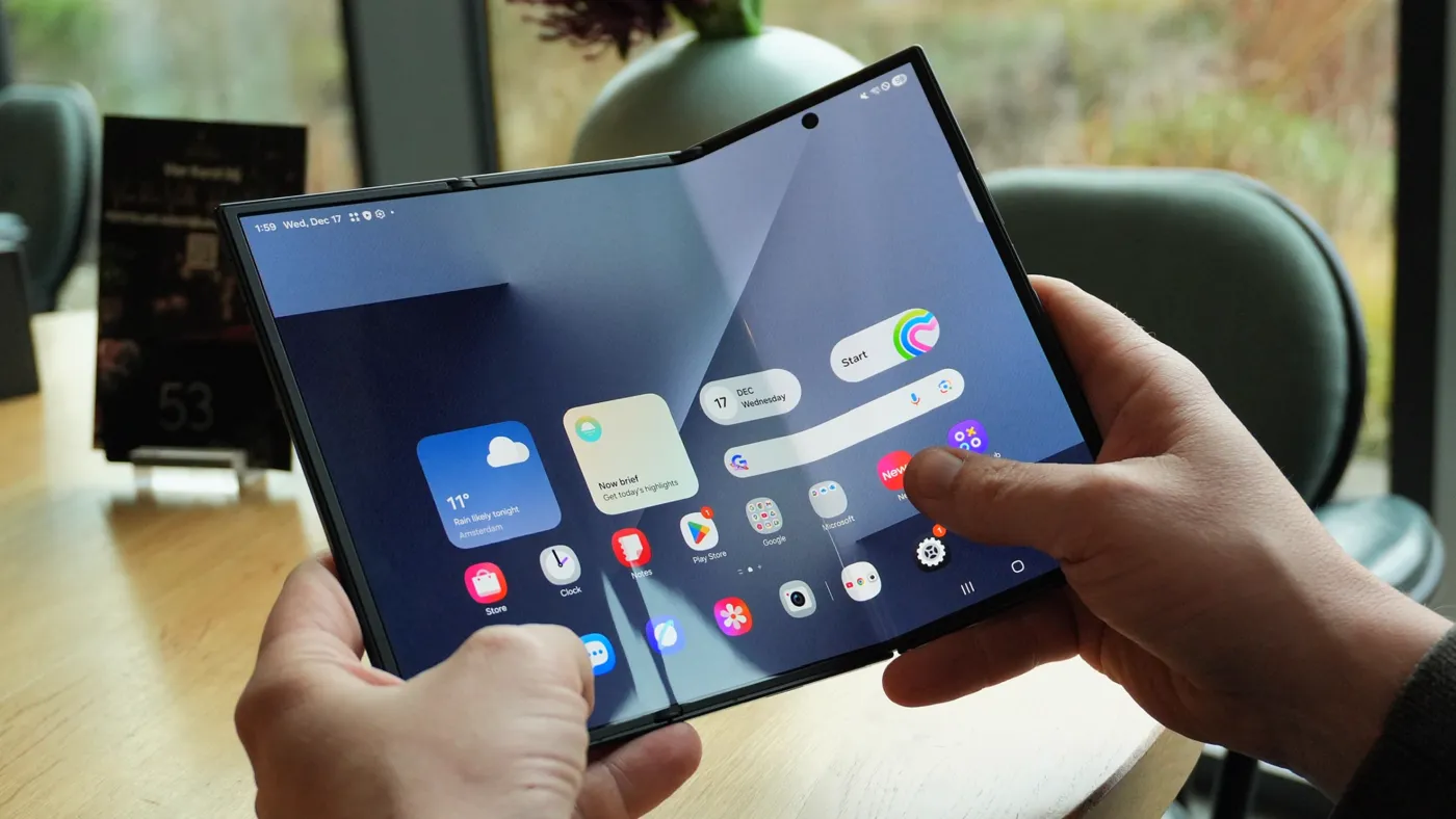 Apple 推出 iPhone Duo 后，据传 Samsung 加快 Galaxy Z TriFold 2 研发步伐